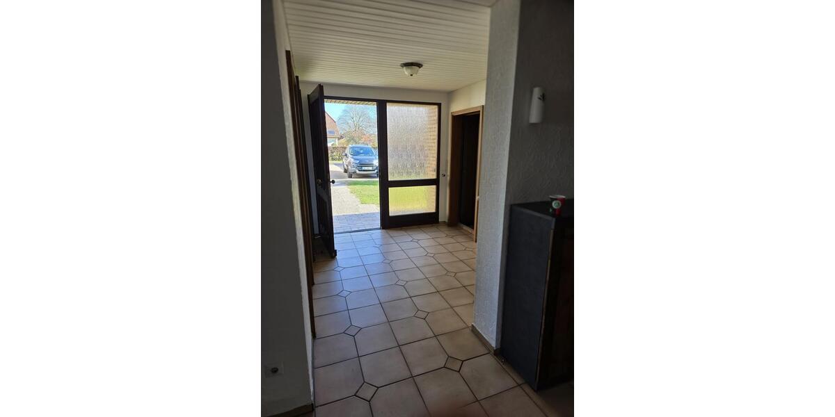 Einfamilienhaus Stuhr - 7 Zimmer, 200 m&sup2;, 1.500&euro; | Angebot:25882466