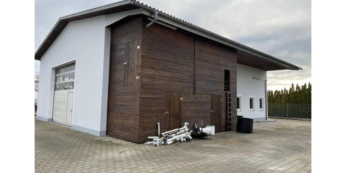 Einfamilienhaus Ingolstadt - 8 Zimmer, 240 m&sup2;, 4.300&euro; | Angebot:23684532