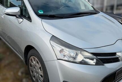 Toyota Verso 330.000 km 4.499 &euro; Köln (Ostheim) 51107