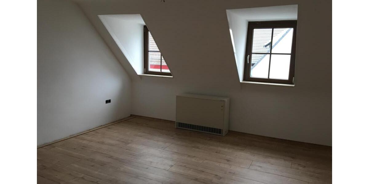 Etagenwohnung Bruchsal - 4 Zimmer, 89 m&sup2;, 1.000&euro; | Angebot:25977710