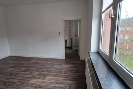 WG Zimmer mit eigenem BadeZimmer in direkter Innenstadtlage
