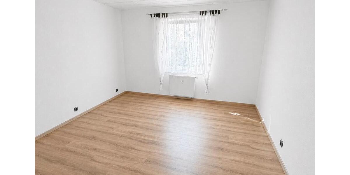 Erdgeschoßwohnung Reichenbach im Vogtland Obermylau - 3 Zimmer, 67 m&sup2;, 330&euro; | Angebot:26374939