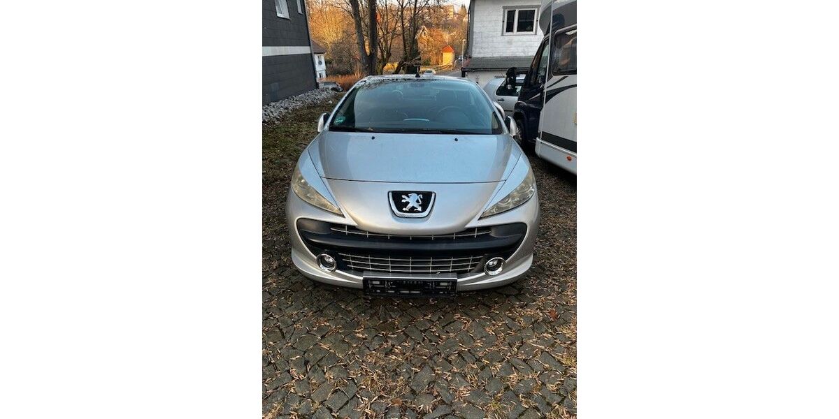 Peugeot 207 112.000 km 800 &euro; Clausthal-Zellerfeld 38678