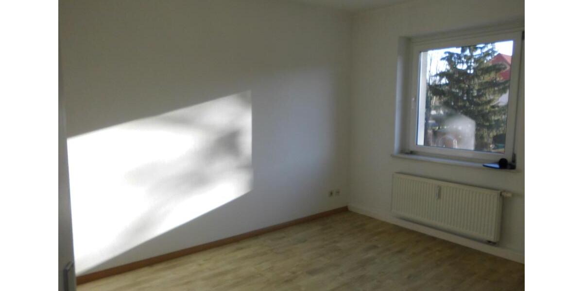 Etagenwohnung Lauta - 3 Zimmer, 60 m&sup2;, 420&euro; | Angebot:26662909