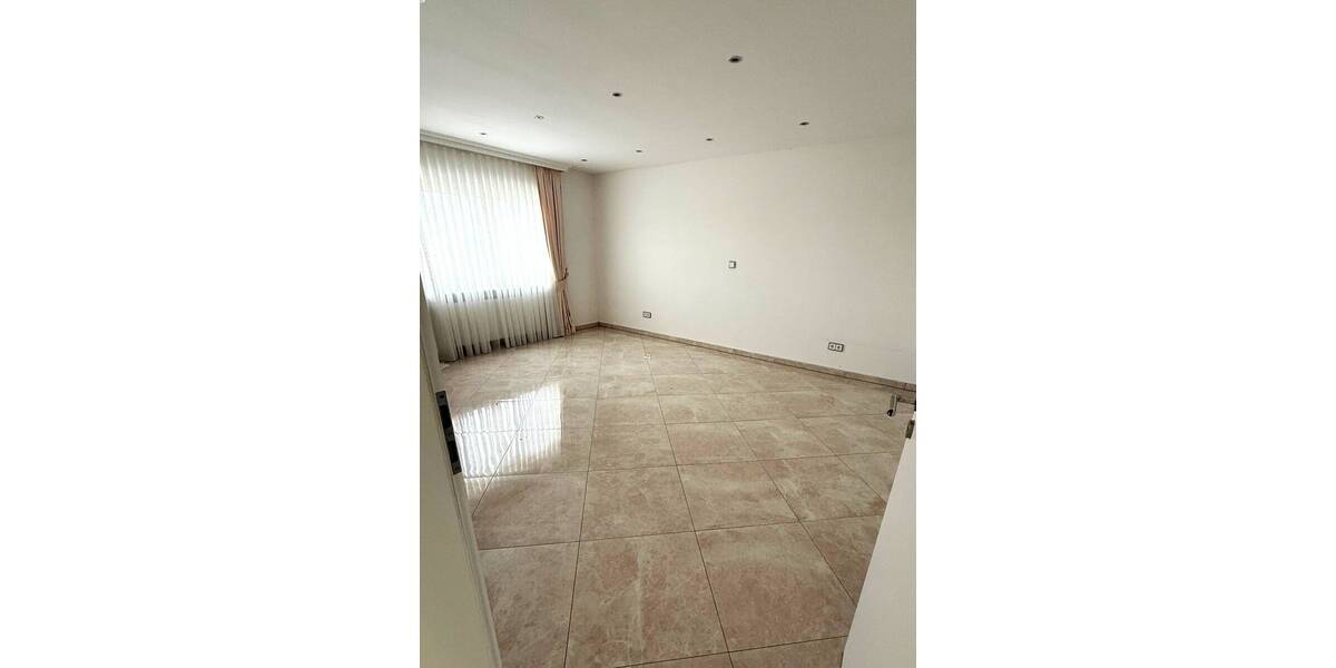 Etagenwohnung Pohlheim Watzenborn-Steinberg - 3 Zimmer, 90 m&sup2;, 1.000&euro; | Angebot:26359799