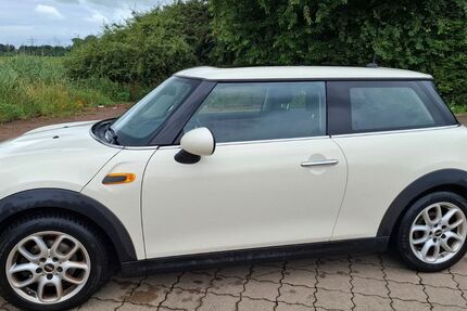 Mini Cooper D 161.000 km 8.300 € Bunde 26831