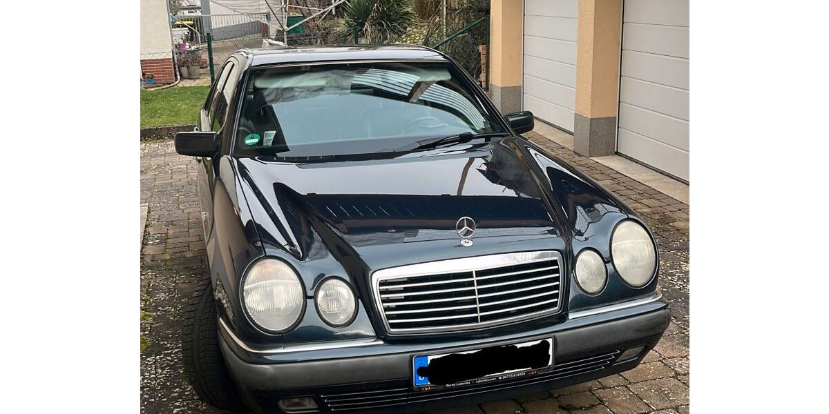 Mercedes-Benz 240 99.288 km 3.500 &euro; Kamp-Bornhofen 56341