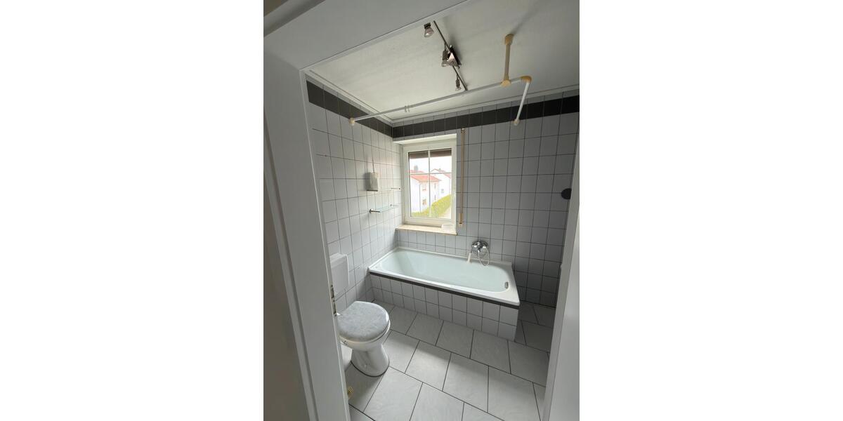 Etagenwohnung Bodenwöhr - 3 Zimmer, 76 m&sup2;, 620&euro; | Angebot:26183688