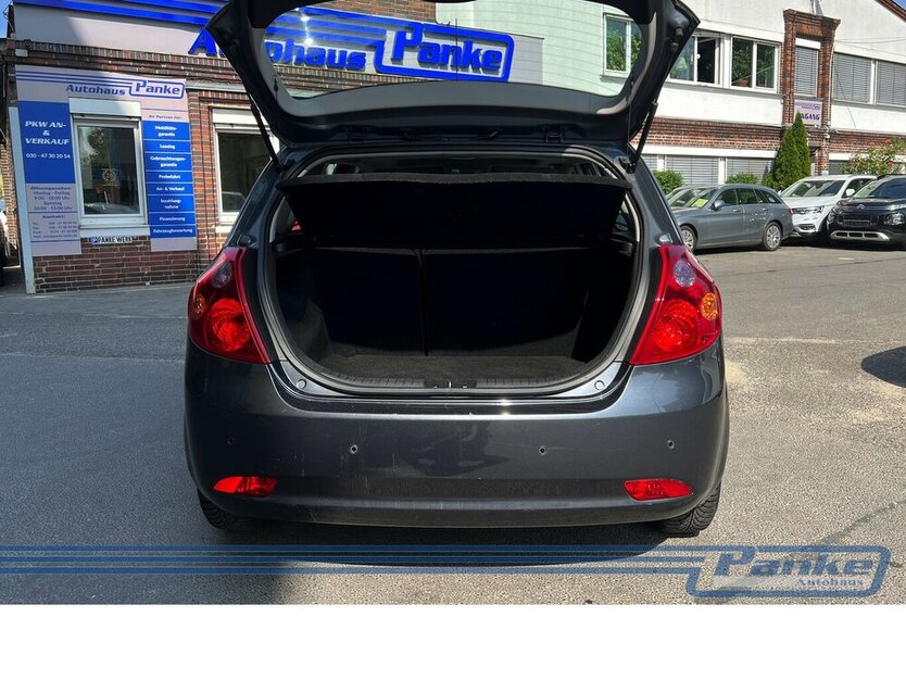 Kia Ceed 1.6 EX*SchiebeD*SHZ*Klima*Teilleder*PDC* 123.801 km 3.990 € Berlin 13187