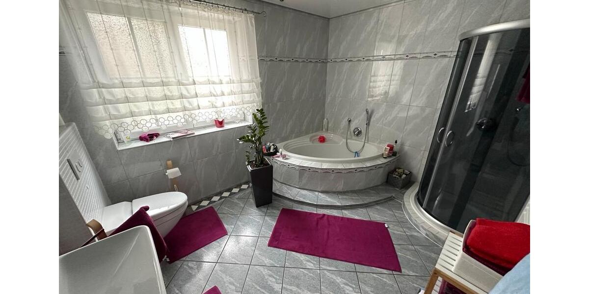 Mehrfamilienhaus, Wohnhaus Kitzingen - 7 Zimmer, 372 m&sup2;, 719.000&euro; | Angebot:21913333
