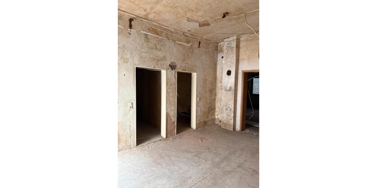 Einfamilienhaus Albersweiler - 10 Zimmer, 170 m&sup2;, 80.000&euro; | Angebot:25614195