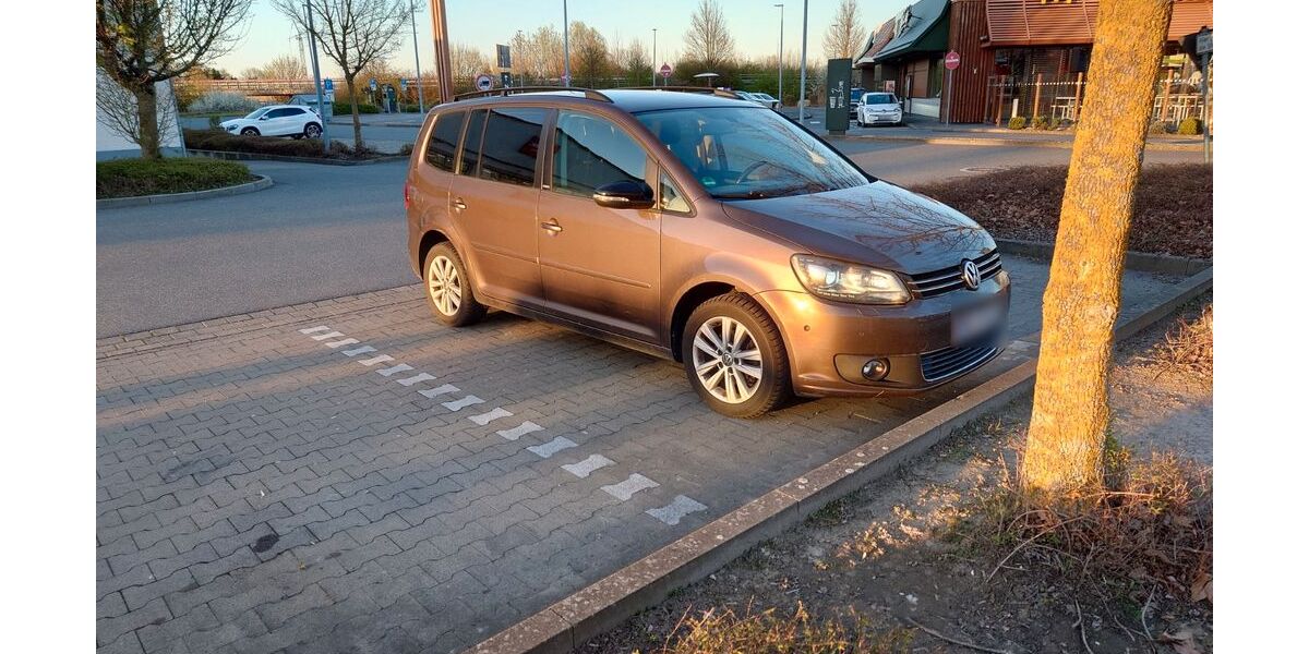 VW Touran 195.000 km 5.900 &euro; Vechelde 38159