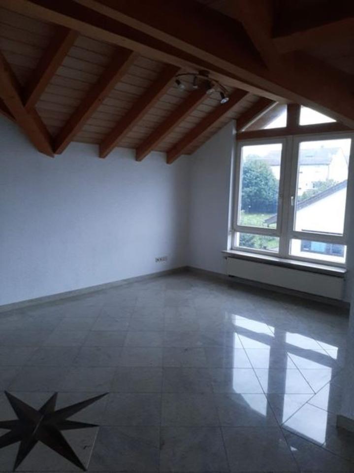 Dachgeschosswohnug zimmer