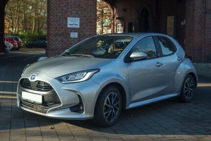 Toyota Yaris 24.853 km 19.850 &euro; Henstedt-Ulzburg 24558