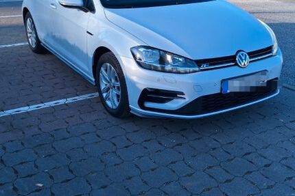 VW Golf 98.000 km 13.500 &euro; Stuttgart 70499