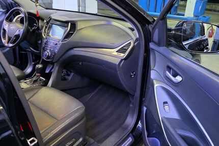 Hyundai Grand Santa Fe 215.800 km 15.800 &euro; Köln 50829