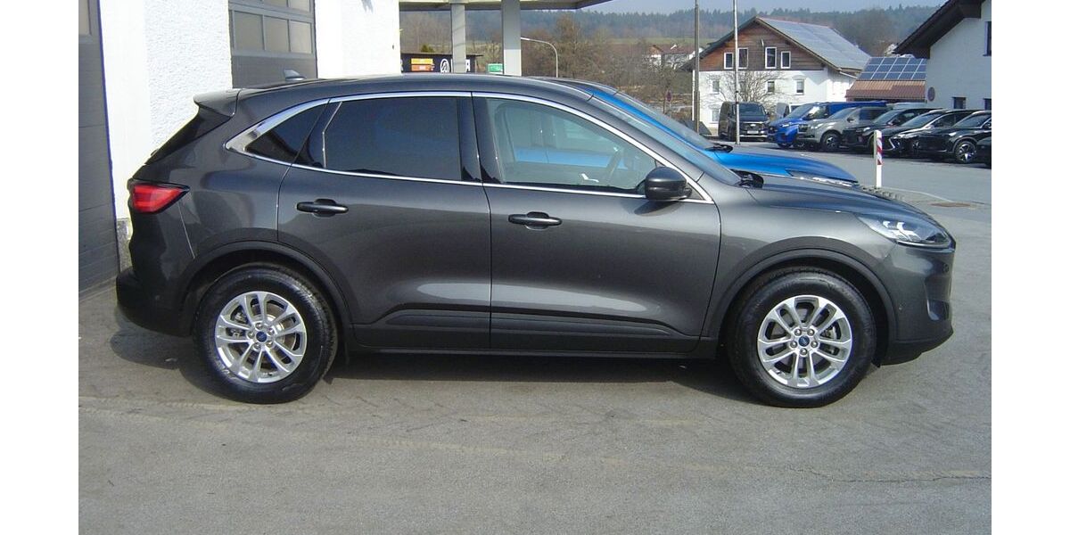Ford Kuga 33.000 km 24.990 &euro; Außernzell 94532