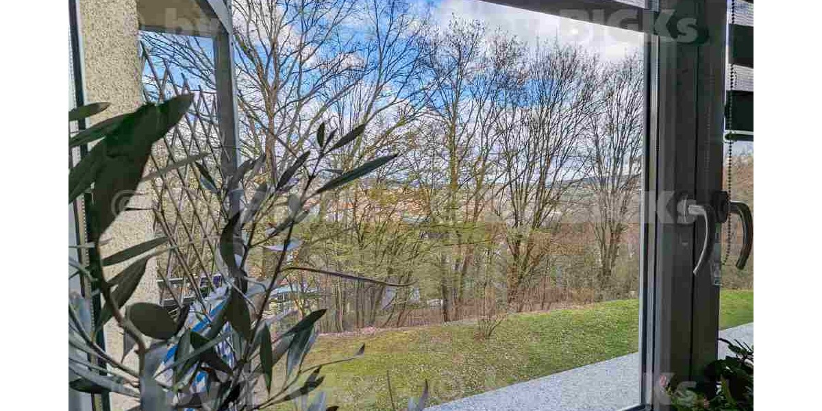 BIGKs: Suhl - Lautenberg - 4 Raum Wohnung Suhl,sep.Küche,Wannenbad, Balkon (-;) - Etagenwohnung Suhl Suhl Lautenberg | Angebot:27200731