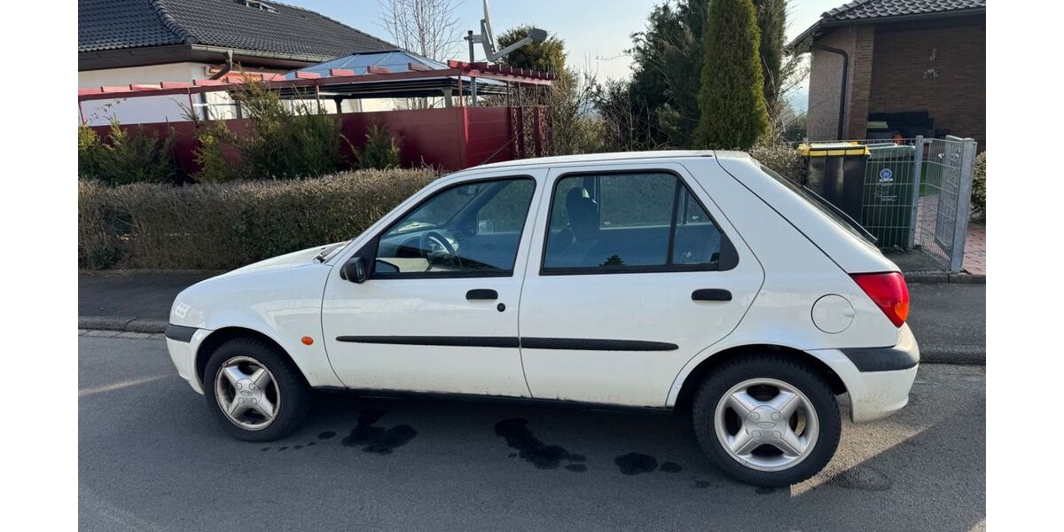 Ford Fiesta 79.000 km 2.400 &euro; Vellmar 34246