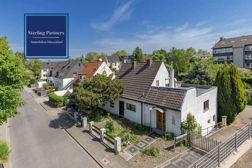 Haus zum Kaufen in Düsseldorf 699.000 € 220 m²