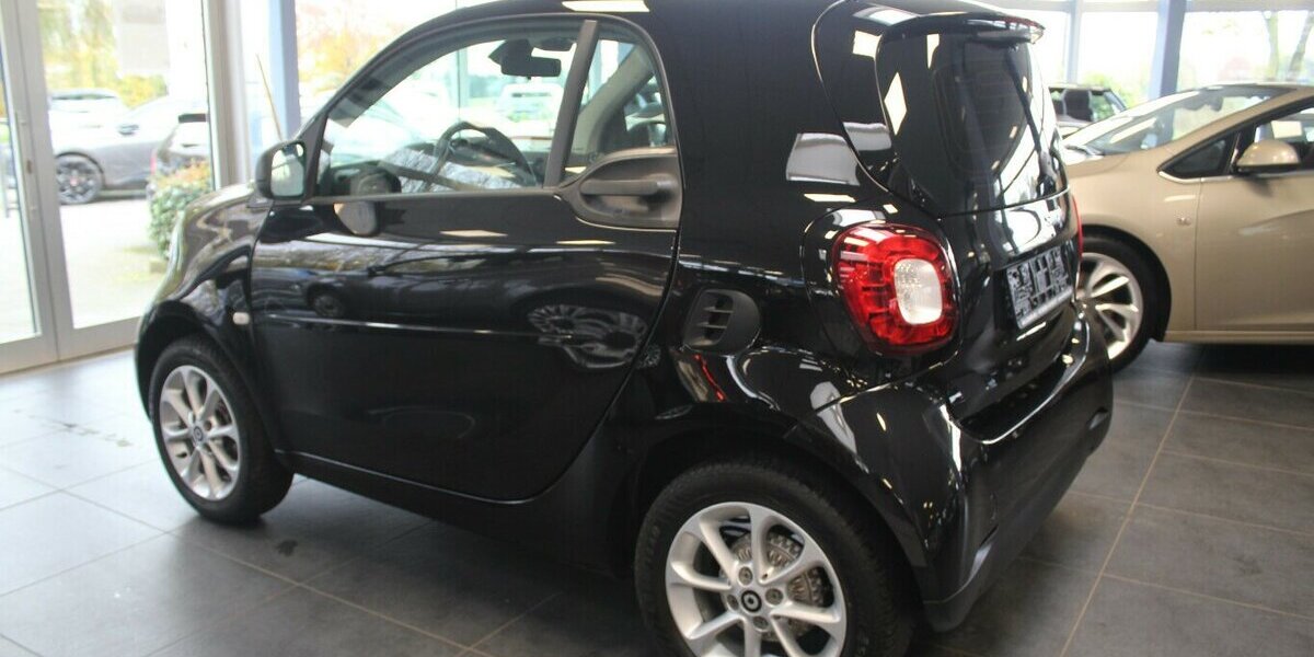 Smart ForTwo coupe passion 43.179 km 11.780 € Euskirchen 53881