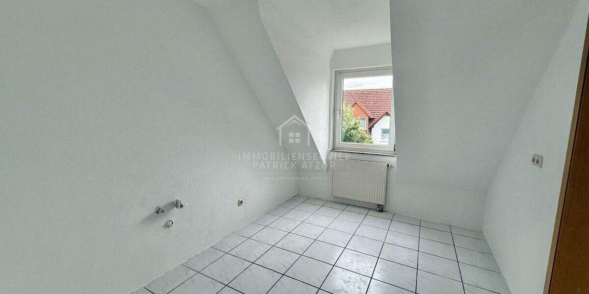 Helle 3-Zimmer-Dachgeschosswohnung mit Balkon in ruhiger Wohnlage von Schwalmstadt 3 zimmer