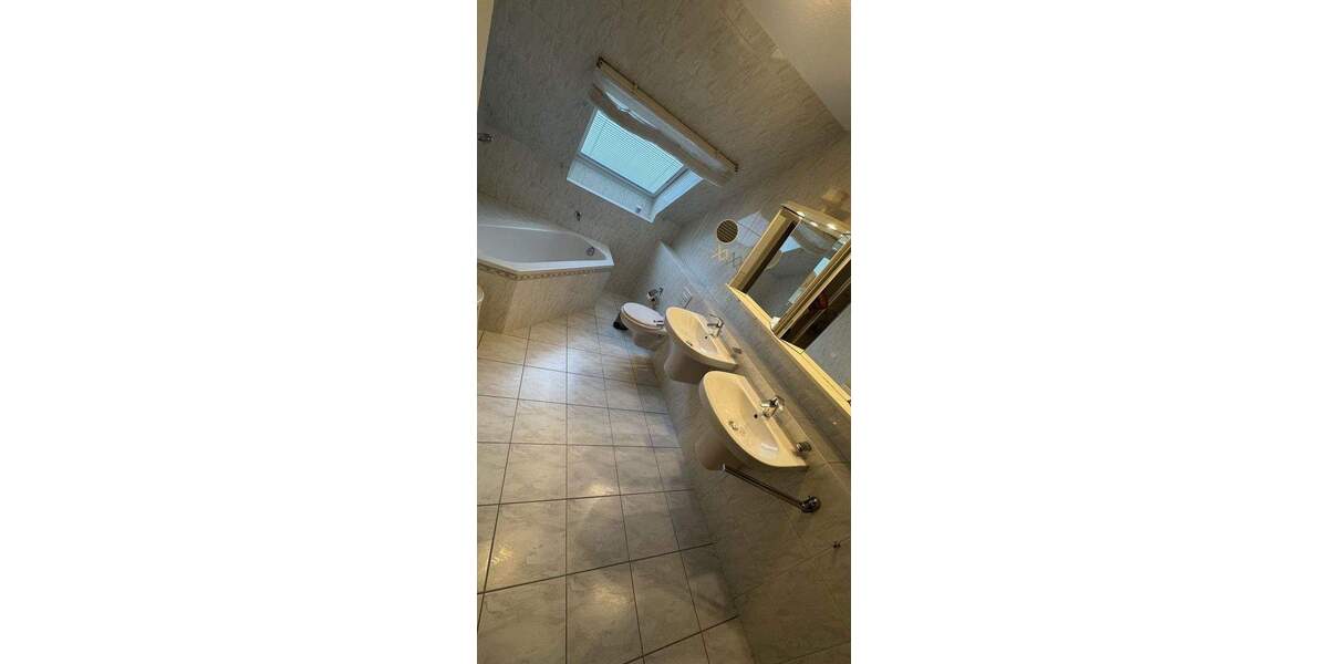 Reihenmittelhaus Aue - 5 Zimmer, 130 m&sup2;, 330.000&euro; | Angebot:25771065