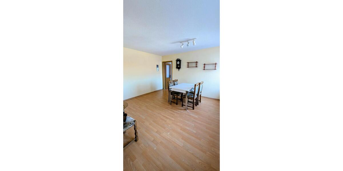 Einfamilienhaus Sondershausen - 8 Zimmer, 201 m&sup2;, 1.200&euro; | Angebot:26147519