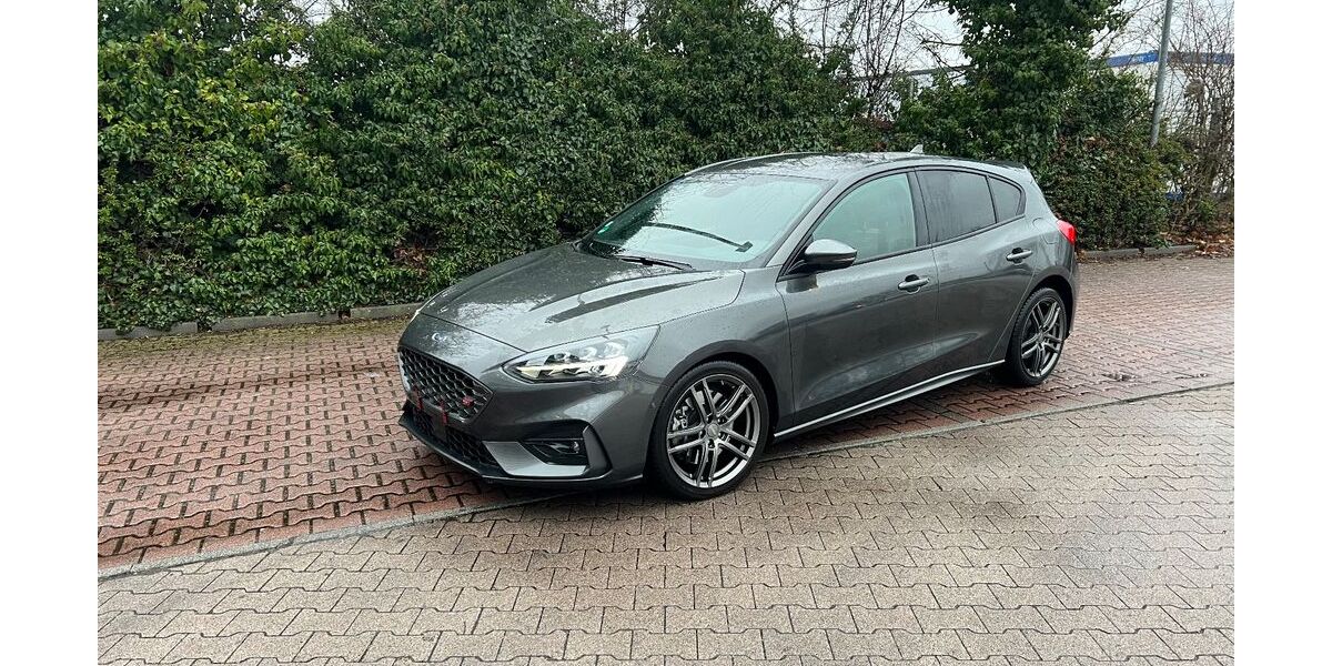 Ford Focus 66.000 km 22.990 &euro; Heddesheim 68542