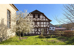 Mehrfamilienhaus, Wohnhaus Haunetal Wehrda - 8 Zimmer, 180 m&sup2;, 1.100&euro; | Angebot:26433531