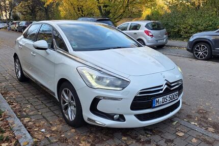 DS Automobiles DS5 76.666 km 7.999 &euro; München 81929