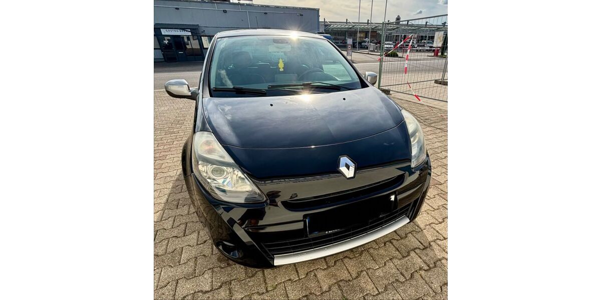 Renault Clio 102.600 km 3.980 &euro; Giengen 89537