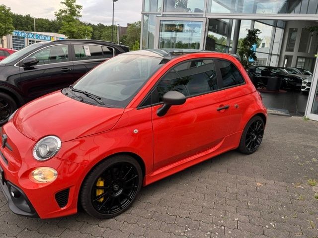 Abarth 695 31.000 km 27.990 &euro; Giessen 35394