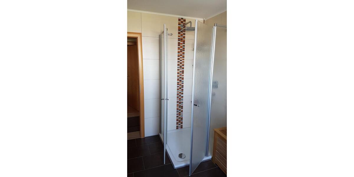 Moderne Wohnung mit überd. Terrasse zum 01.06.26 zu vermieten 4 zimmer