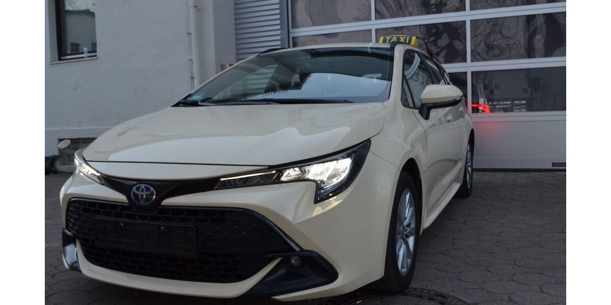 Toyota Corolla 63.000 km 26.700 &euro; München 81249