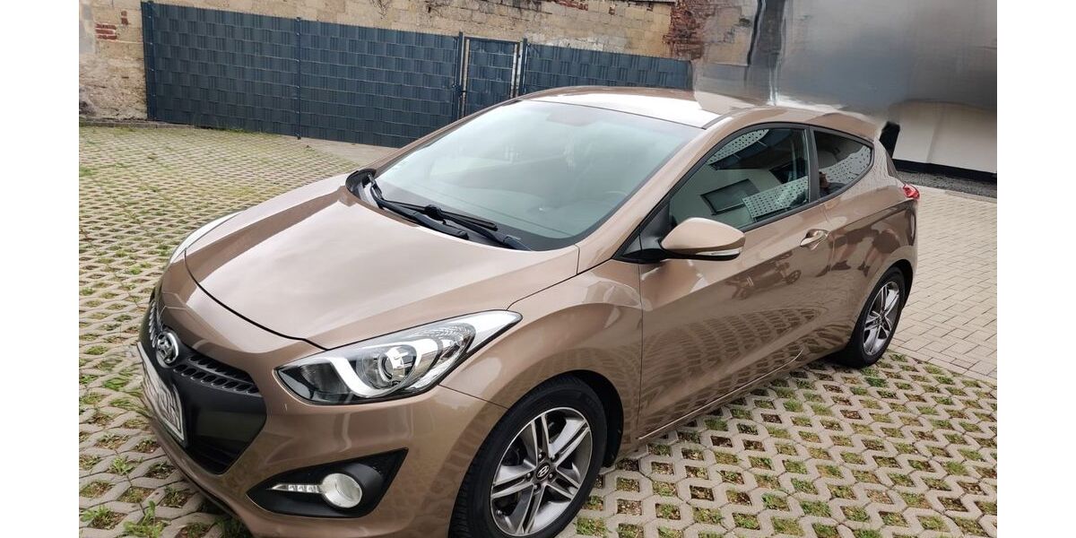 Hyundai i30 82.000 km 9.000 &euro; Heinsberg 52525