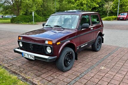 Lada Taiga 74.300 km 8.500 &euro; Friedewald 57520