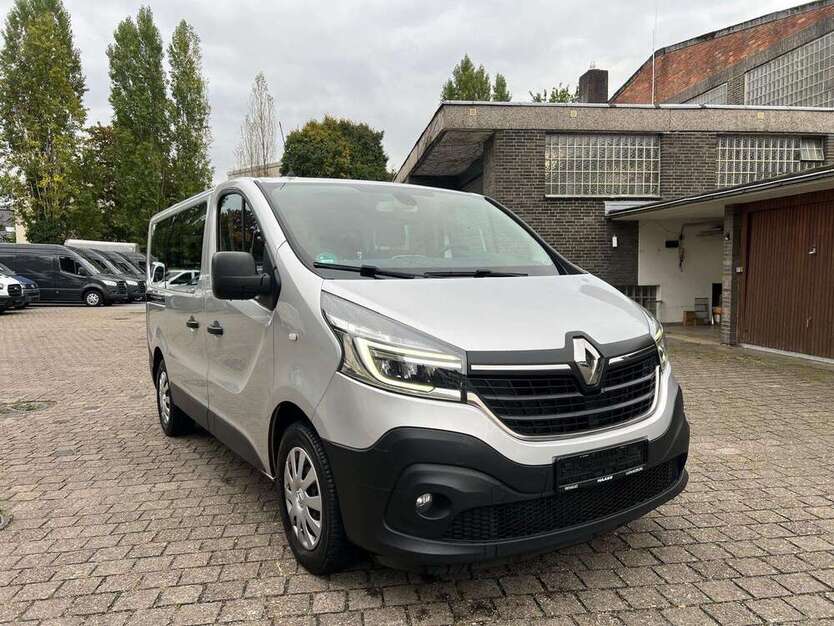 Renault Trafic 151.722 km 15.980 € Düsseldorf 40597