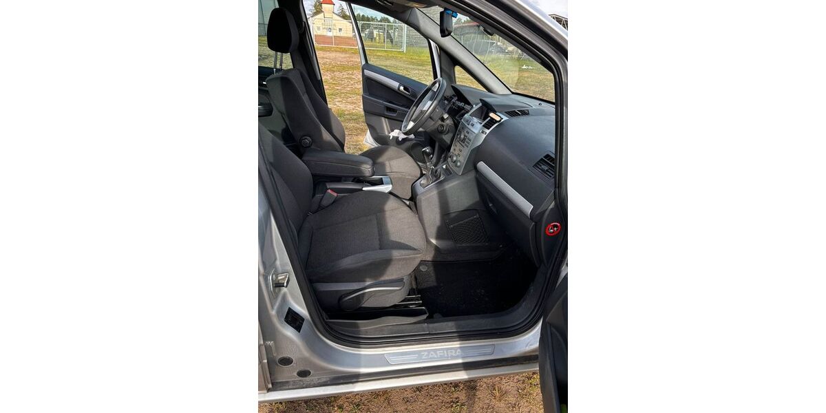 Opel Zafira 225.000 km 3.500 &euro; Stein 90547