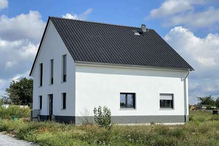 Grundstück zu verkaufen in Bernburg 99.320 € 955 m²
