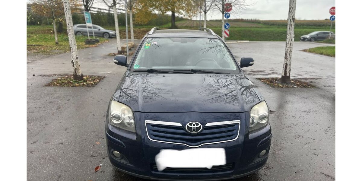 Toyota Avensis 223.602 km 2.000 € Weinstadt 71384