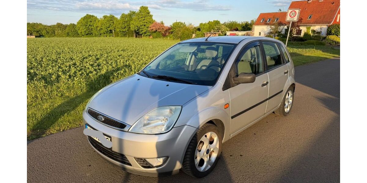 Ford Fiesta 146.000 km 2.000 &euro; Minden 32429