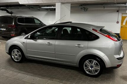 Ford Focus 34.000 km 7.000 &euro; München 81249
