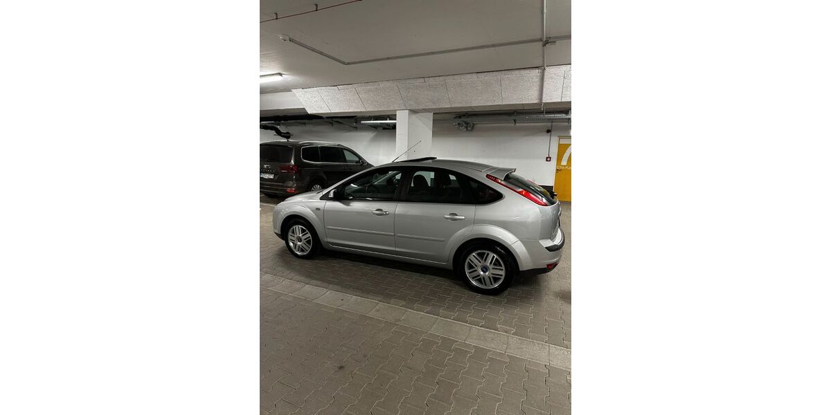 Ford Focus 34.000 km 7.000 &euro; München 81249