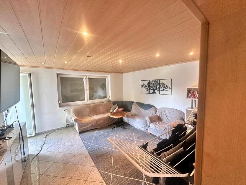 Schöne 3 Zimmer Wohnung mit Keller und eigenem KFZ Stellplatz