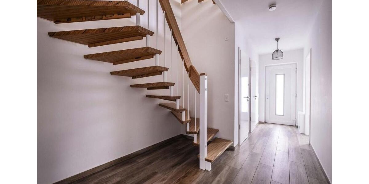 Reihenhaus Pinneberg - 6 Zimmer, 152 m&sup2;, 2.300&euro; | Angebot:23647033