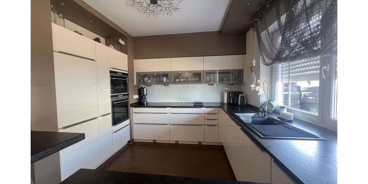 Einfamilienhaus Pfungstadt - 9 Zimmer, 320 m&sup2;, 1.350.000&euro; | Angebot:27118120