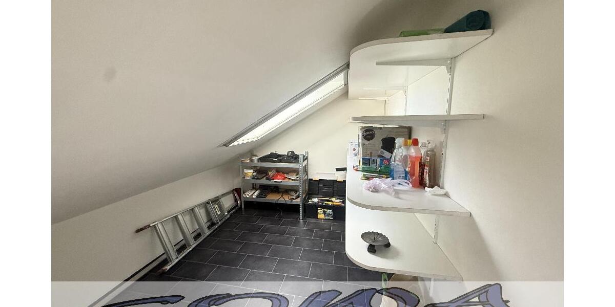Charmante Dachgeschosswohnung mit Balkon, Garten & Garage in Königsmoos - Ein Objekt von Ihrem Immobilienpartner SOWA Immobilien und Finanzen - 3- Königsmoos Untermaxfeld | Angebot:26785917