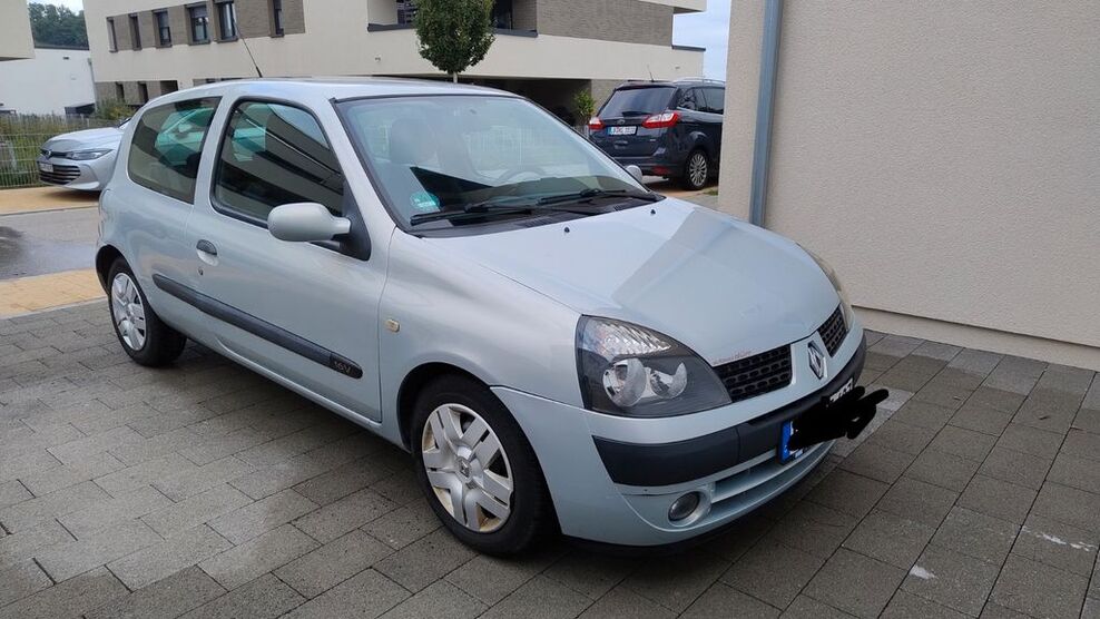 Renault Clio 230.000 km 900 € Freudental 74392