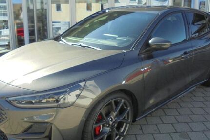 Ford Focus 4.500 km 31.990 &euro; Dieterskirchen 92542